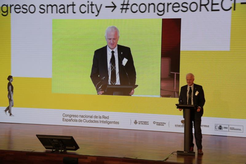 El alcalde de Logroño participa en Valencia en el I Congreso de Ciudades Inteligentes